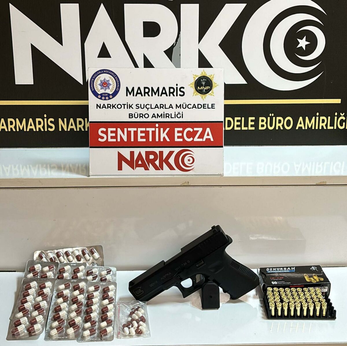Muğla genelinde polisin düzenlediği operasyonlarda çeşitli miktarlarda uyuşturucu ele geçirildi,