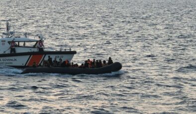 İzmir açıklarında Kaçak Göçmen dramı: Bir günde 3 lastik botta, 88 göçmen yakalandı; 15’i kurtarıldı
