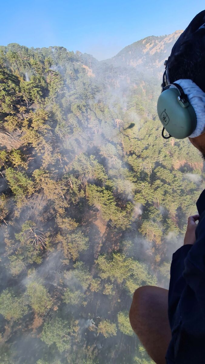 Denizli’nin Çameli ilçesinde, dün akşam saatlerinde düşen yıldırım nedeniyle çıkan