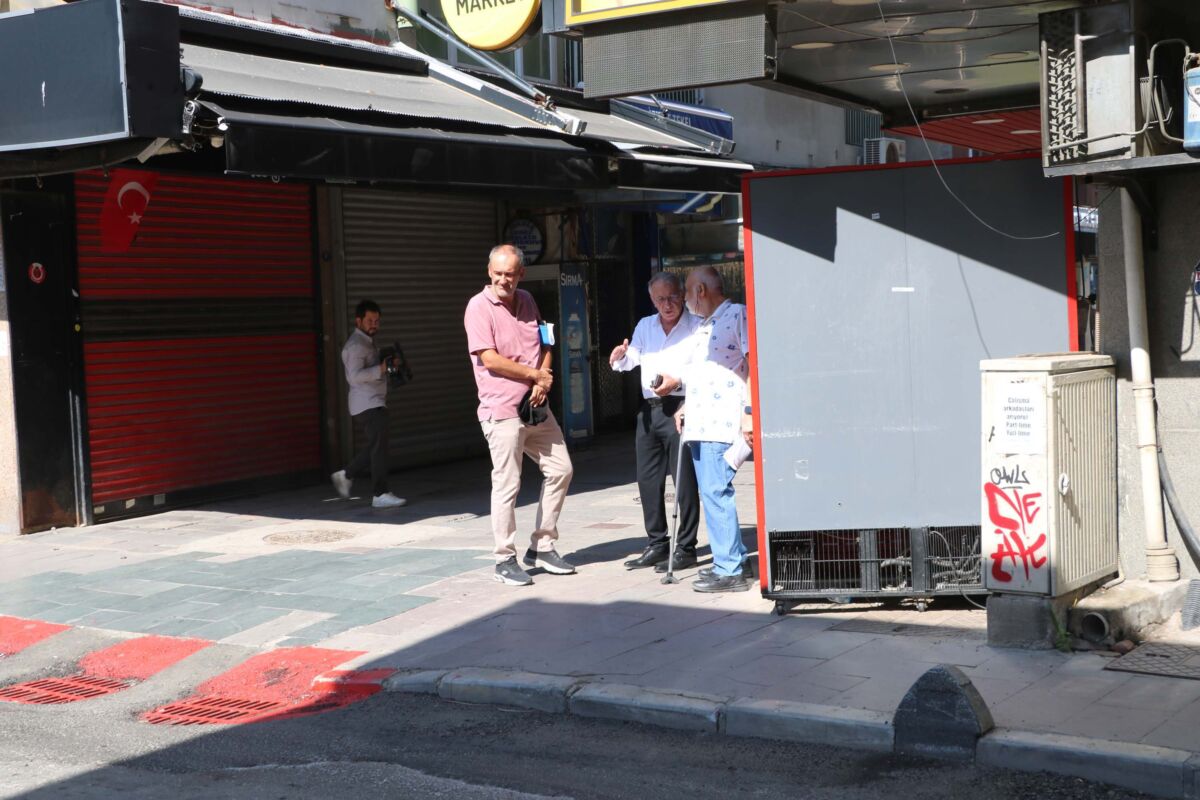 İzmir’de sağanak sırasında 2 kişinin elektrik akımına kapılıp yaşamını yitirdiği