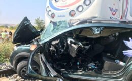 İzmir’de feci kaza-Tren otomobile çarptı; aynı aileden 3 kişi yaşamını yitirdi