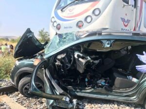 İzmir-Uşak seferini yapan yolcu treni, dün saat 09.00 sıralarında Yahşelli