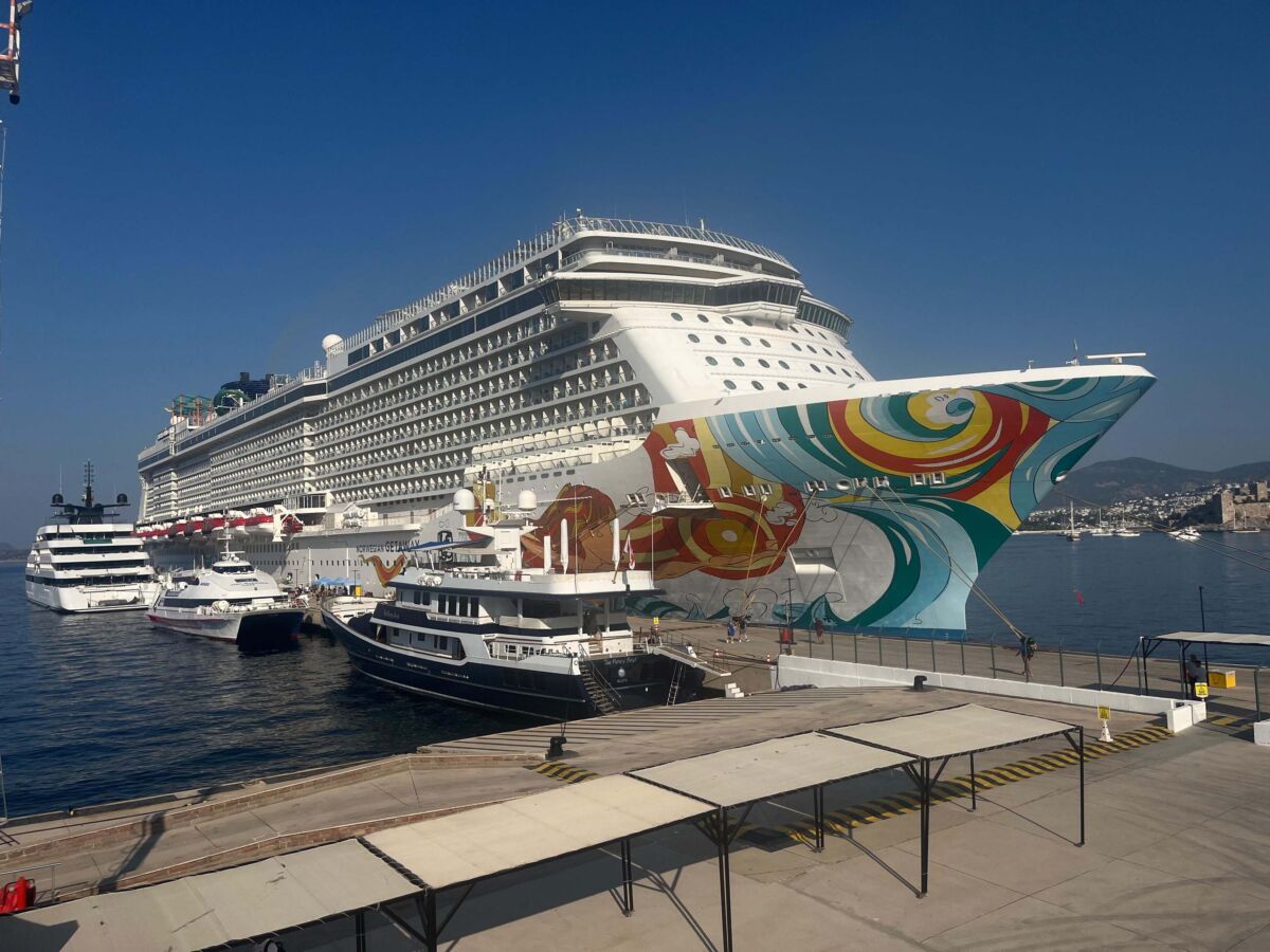 Muğla’nın dünyaca ünlü turistik ilçesi Bodrum’a, ‘Norwegian Getaway’ isimli kruvaziyer