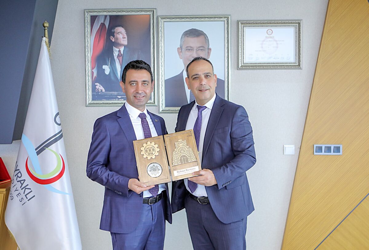 Bayraklı Belediye Başkanı İrfan Önal, Kuzey Kıbrıs Türk Cumhuriyeti’nin (KKTC)