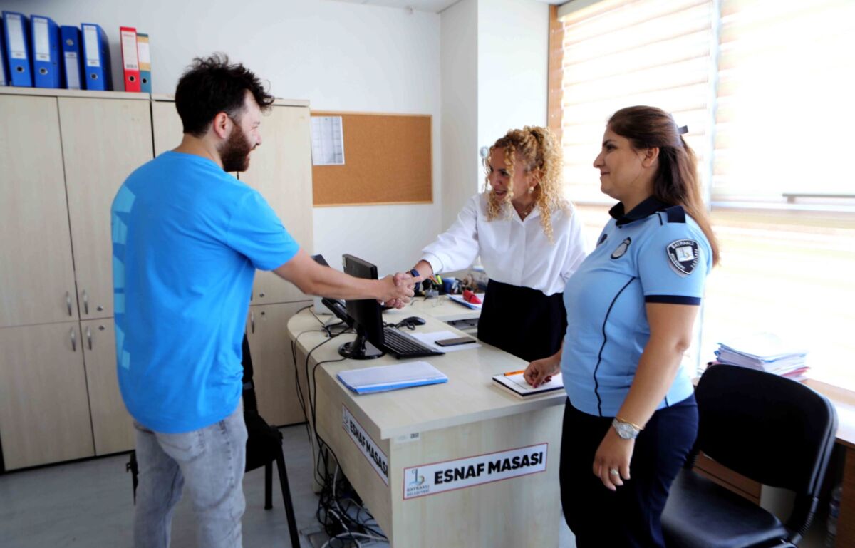 Bayraklı Belediyesi, ilçede faaliyet gösteren esnafın sorunlarını çözmek ve yapılacak