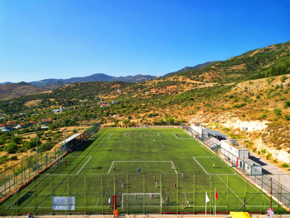 Bayraklı’da U-12 Cup futbol turnuvası heyecanı başlıyor Bayraklı Belediyesinin geleneksel hale getirdiği U-12 Cup Futbol Turnuvası kıyasıya