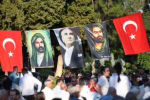 Bornova’da her Muharrem Ayı’nda düzenlenen Geleneksel Aşure Günü Etkinliği, bu