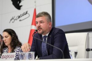 Buca Belediye Başkanı Görkem Duman önderliğinde, başkan yardımcıları, birim müdürleri