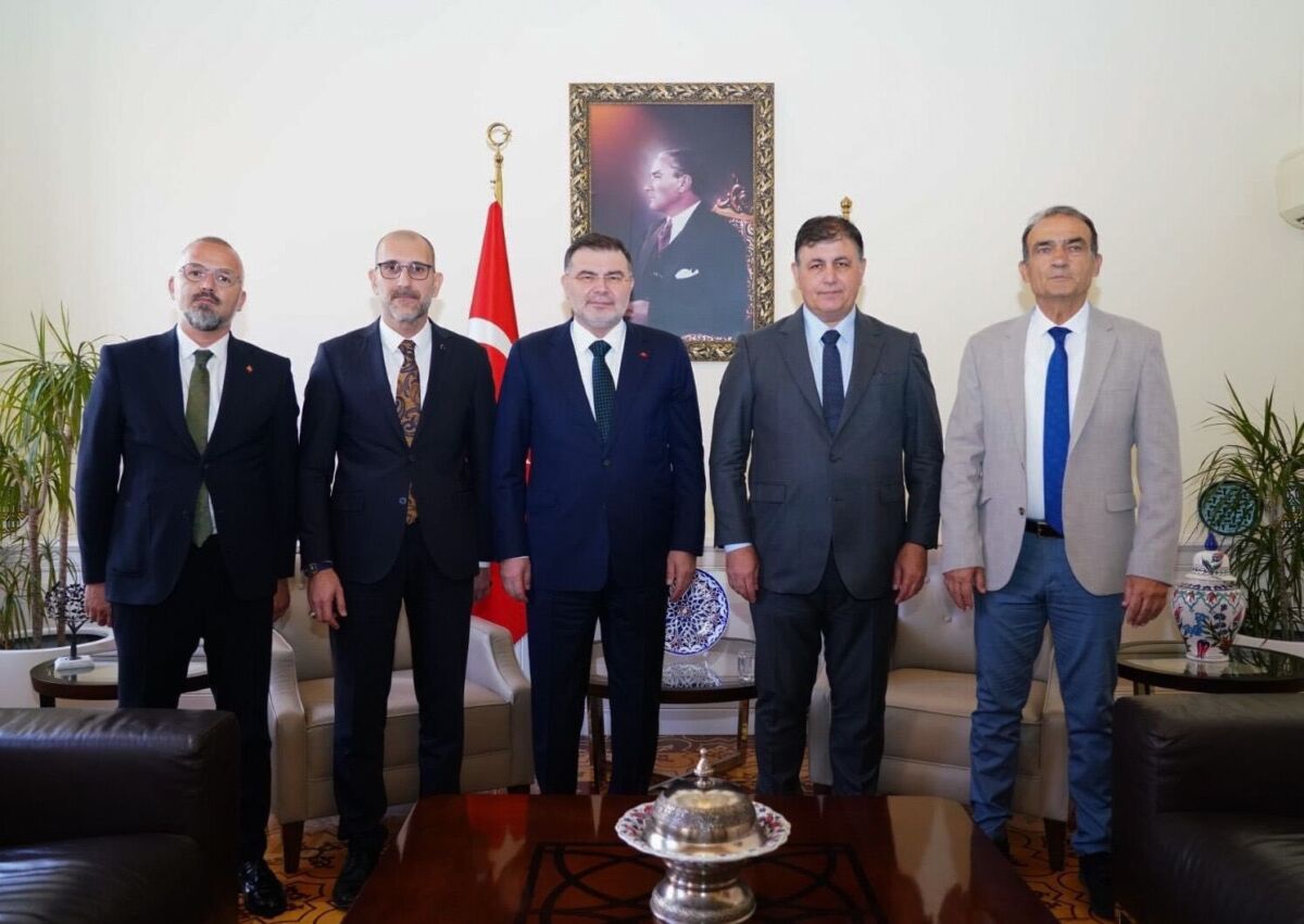 Türkiye siyasetinde CHP Genel Başkanı Özgür Özel ve Cumhurbaşkanı Recep