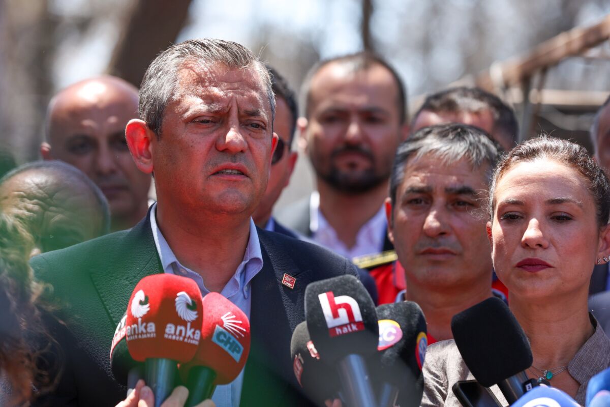 CHP Genel Başkanı Özgür Özel, geçtiğimiz günlerde yangın felaketinin yaşandığı