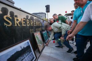 İnsanlık tarihinin en kara lekelerinden Srebrenitsa Soykırımı’nda 29 yıl önce