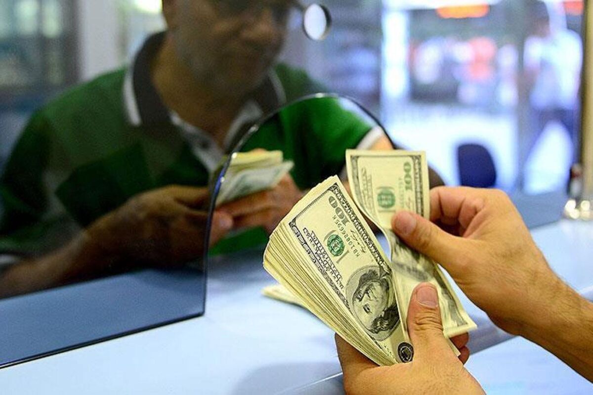 Türk lirası kredilerdeki yüksek faiz ve yatay döviz kuru nedeniyle