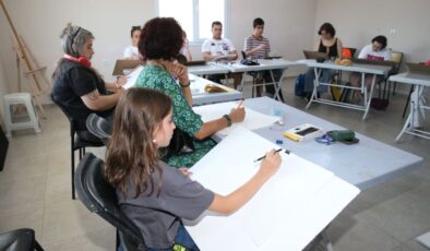 Çiğli Belediyesi’nden gençlere destek: Güzel sanatlara hazırlık kursları devam ediyor