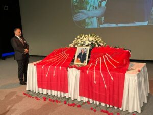 Cumhuriyet Halk Partisi İzmir’in efsane il başkanı Ekrem Bulgun, dün