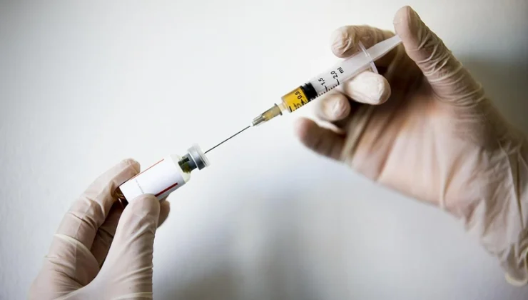 ”Bakanlık deposunda aşı yok” iddiası