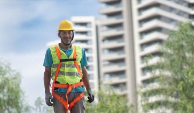 İzmir’de yüksekte çalışanlara büyükşehirden iş sağlığı ve güvenliği eğitimi