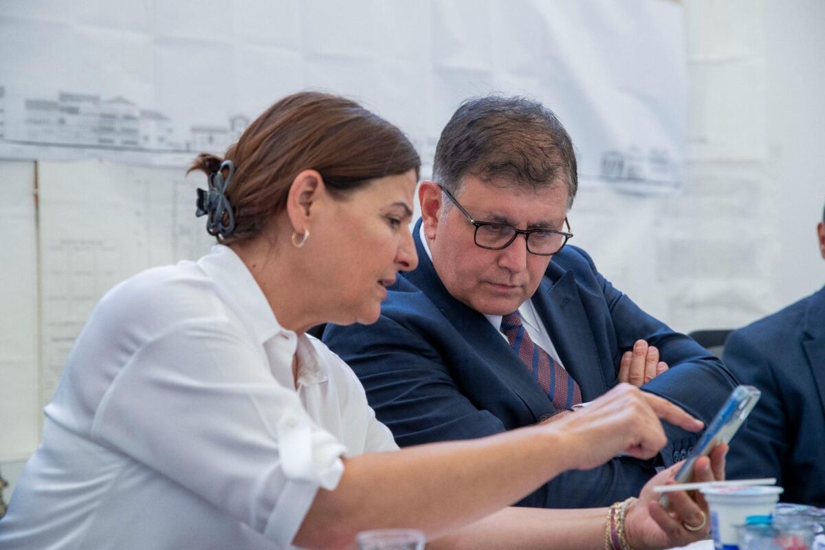 Foça’da düzenlenen koordinasyon toplantısında konuşan İzmir Büyükşehir Belediye Başkanı Dr.