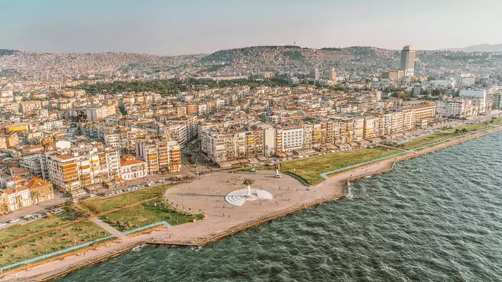 İzmir’de zeminin her yıl 1 ile 1,5 santimetre arasında çökmesi,