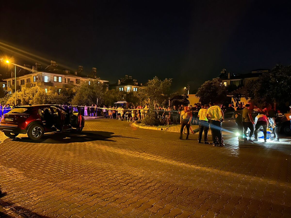 Muğla’nın Fethiye ilçesinde meydana gelen kazada, otomobille çarpışan motosikletin sürücüsü