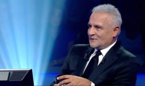 2014 yılında spor salonunun saunasında düşerek beyin kanaması geçiren Kenan