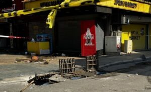 İzmir’de etkili olan sağanak yağış sırasında İnanç Öktemay ve Özge