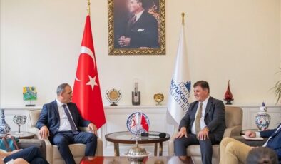 Başkan Tugay, Lefkoşa Belediye Başkanı Harmancı’yı misafir etti