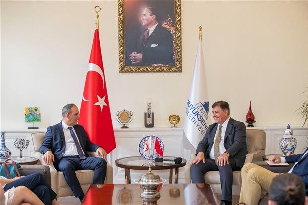 Başkan Tugay, Lefkoşa Belediye Başkanı Harmancı’yı misafir etti