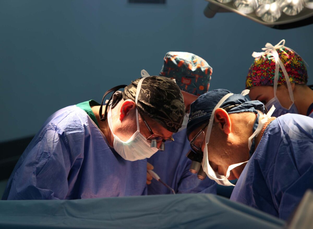 İzmir Ekonomi Üniversitesi (İEÜ) Medical Point Hastanesi Zafer Beken Organ