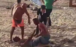 Tatil Kabusa Döndü: Plajda bıçaklı kavga