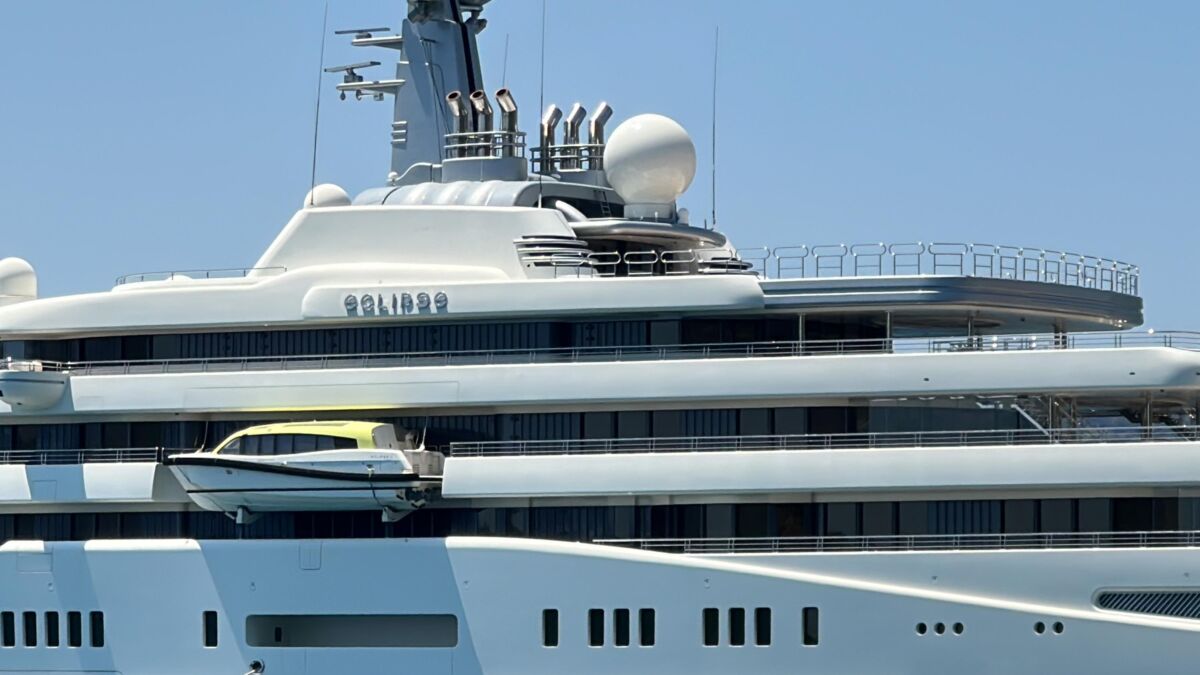 Rus milyarder Roman Abramoviç’in lüks yatı ‘Eclipse’, Muğla’nın Marmaris ilçesindeki