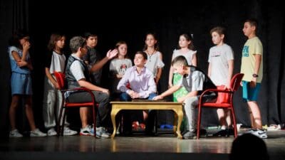 Yaklaşık 28 yıldır kentin kültür sanat yaşamına katkı sunan Karşıyaka