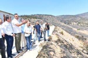 Evka 6 ve Yakakent mahallelerindeki incelemeler sırasında bölgede yaşayan vatandaşlar