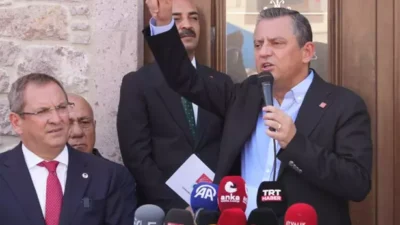 CHP Genel Başkanı Özgür Özel, Balıkesir programının ardından İzmir’in Dikili