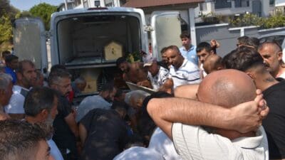 İzmir’in Bornova ilçesinde 4 çocuğundan üçünü öldüren ve intihar girişiminde