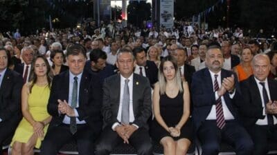 AK Parti Sözcüsü Ömer Çelik, CHP Genel Başkanı Özgür Özel’in