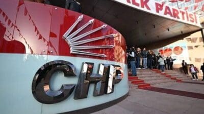 Cumhuriyet Halk Partisi (CHP), olağanüstü kurultayda tüzük değişikliklerine hazırlanıyor. Yeni