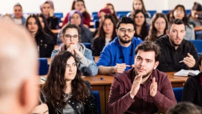 Çiğli Belediyesi tarafından, “Bir Yıldız da Sen Parlat” sloganı ile