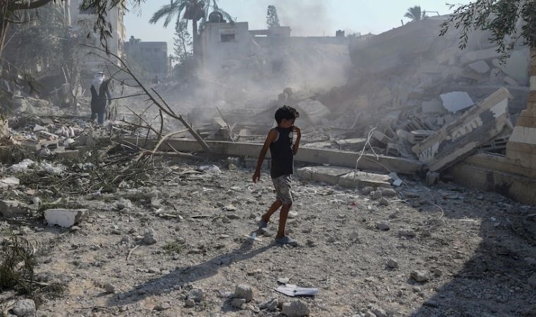 Filistin’e yönelik saldırılarını sürdüren İsrail, Gazze’de bir okula daha saldırı