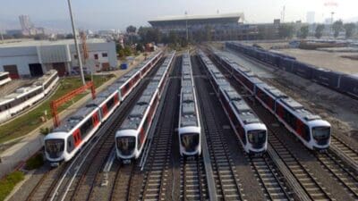 İzmir Büyükşehir Belediye Başkanı Cemil Tugay, İzmir Metro A.Ş'de köklü