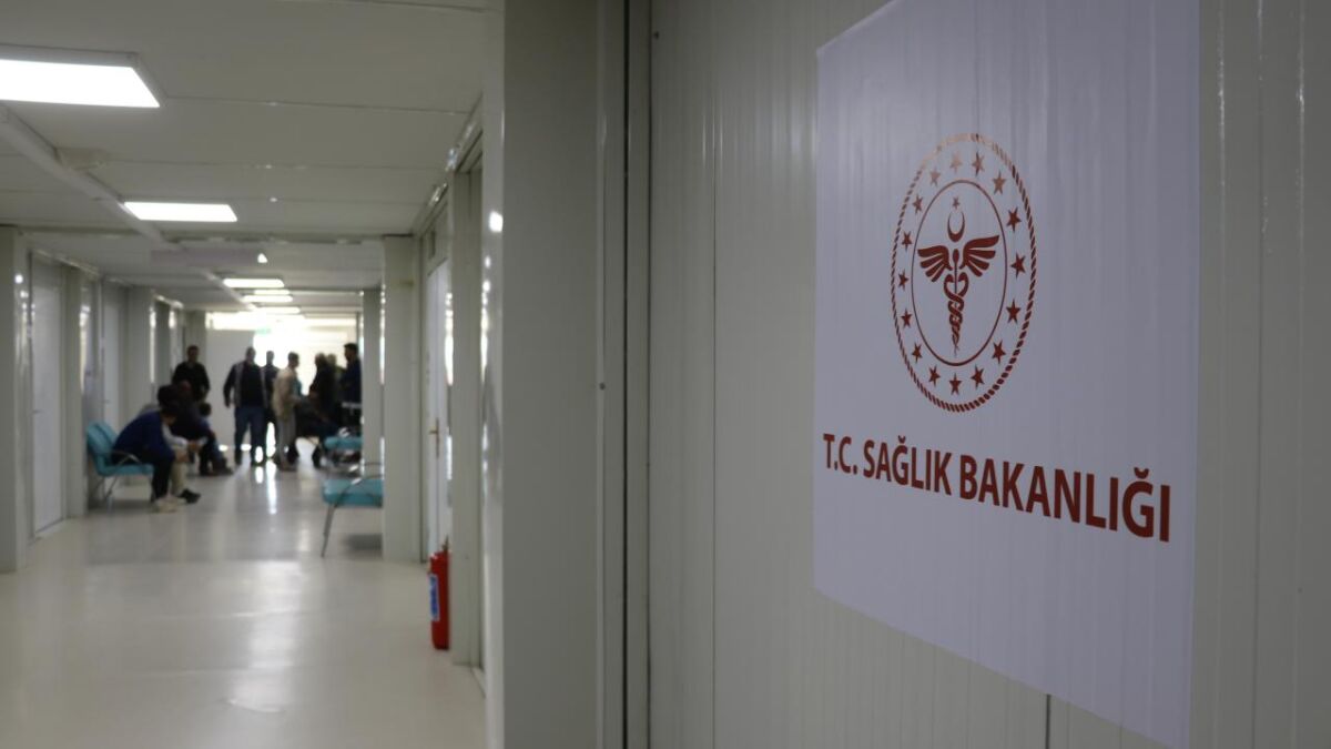 Demokrat Gündem- İzmir’de geçici statüde bulunan mülteciler için Sağlık Bakanlığı