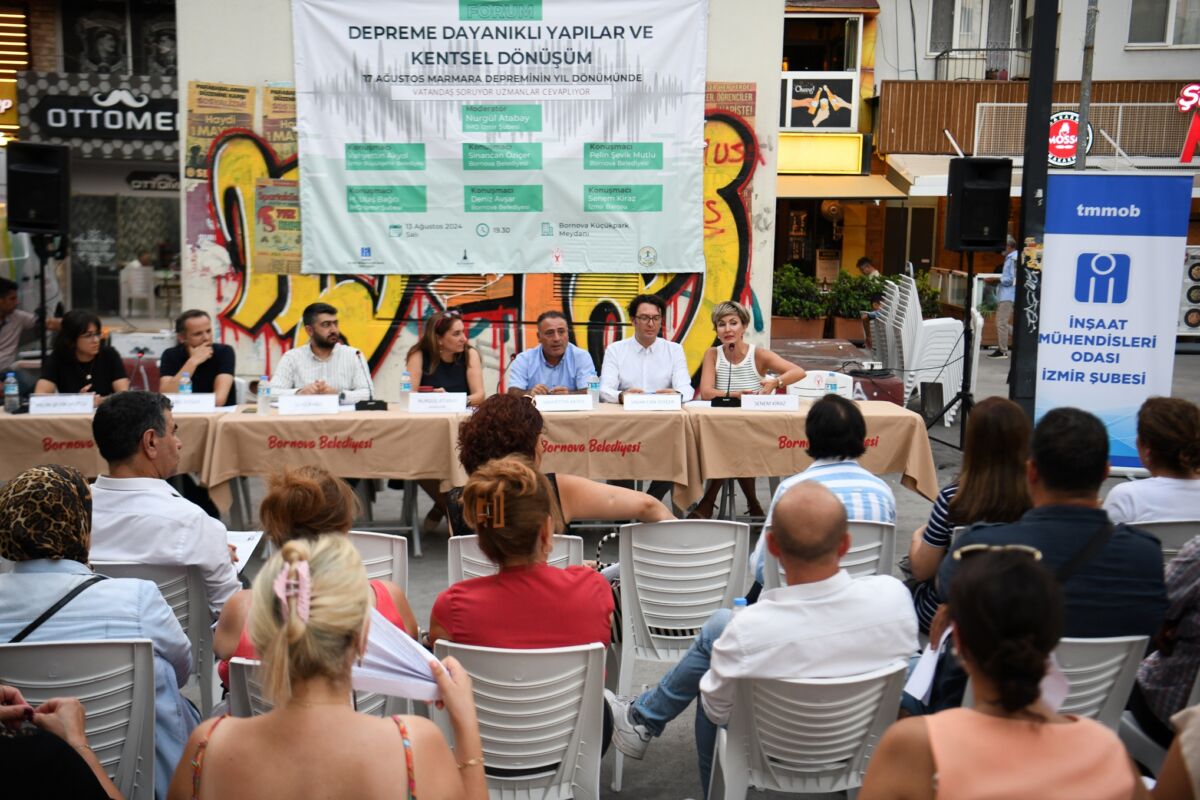 Bornova’da deprem forumu Bornova Belediyesi, 17 Ağustos Marmara Depremi’nin 25. yıldönümü nedeniyle İnşaat