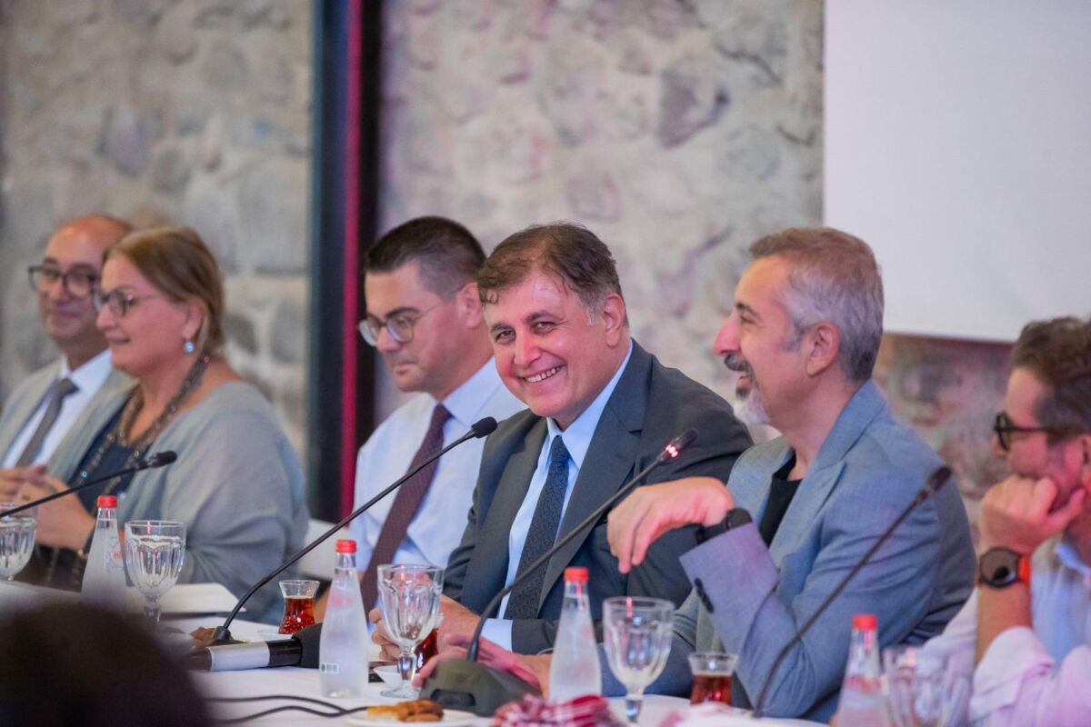 Yeniden yapılandırılan İzmir Planlama Ajansı Bilim Kurulu ilk toplantısını gerçekleştirdi.