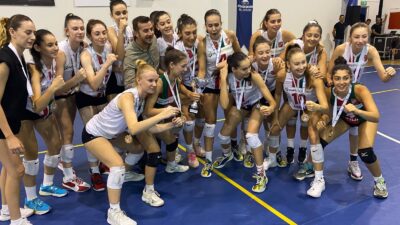 İzmir Büyükşehir Belediyesi’nin 30 Ağustos Zafer Bayramı kutlamaları kapsamında kadın