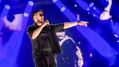 İzmir Enternasyonal Fuarı’nın gelenekselleşen Çim Konserleri kapsamında sahne alan Semicenk,