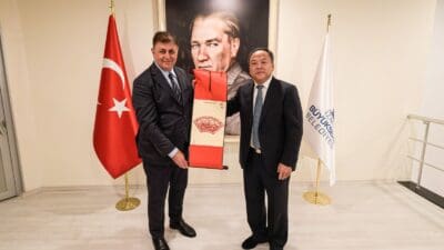 İzmir Büyükşehir Belediye Başkanı Dr. Cemil Tugay, Çin Halk Cumhuriyeti'nin