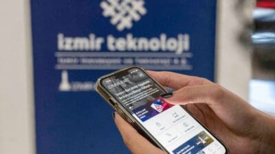 İzmir Büyükşehir Belediyesi, üniversiteli gençler için “Dijital İzmirim Kart” uygulamasını