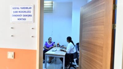 İzmir Büyükşehir Belediyesi, vatandaşlara ulaşmak amacıyla köprü olarak kullandığı 11