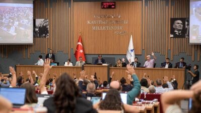 İzmir Büyükşehir Belediyesi eylül ayı meclis toplantısının son birleşiminde İzmir