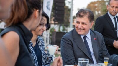 İzmir Büyükşehir Belediye Başkanı Dr. Cemil Tugay, şehit yakınları ve