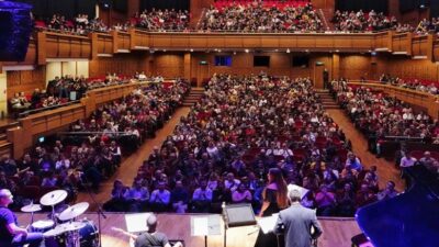 İzmir Büyükşehir Belediyesi Ahmed Adnan Saygun Sanat Merkezi (AASSM), ekim
